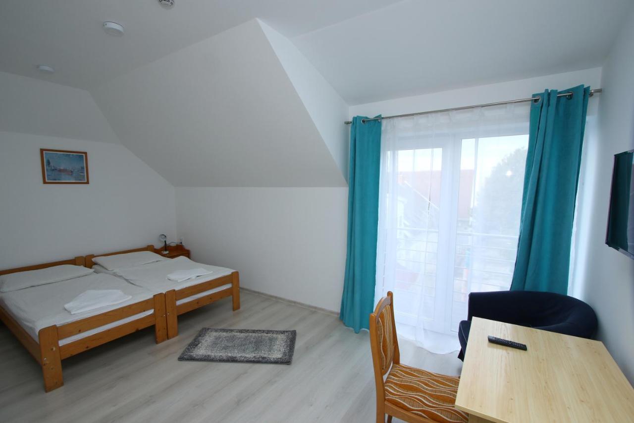 Hotel Aqua 코마롬 외부 사진
