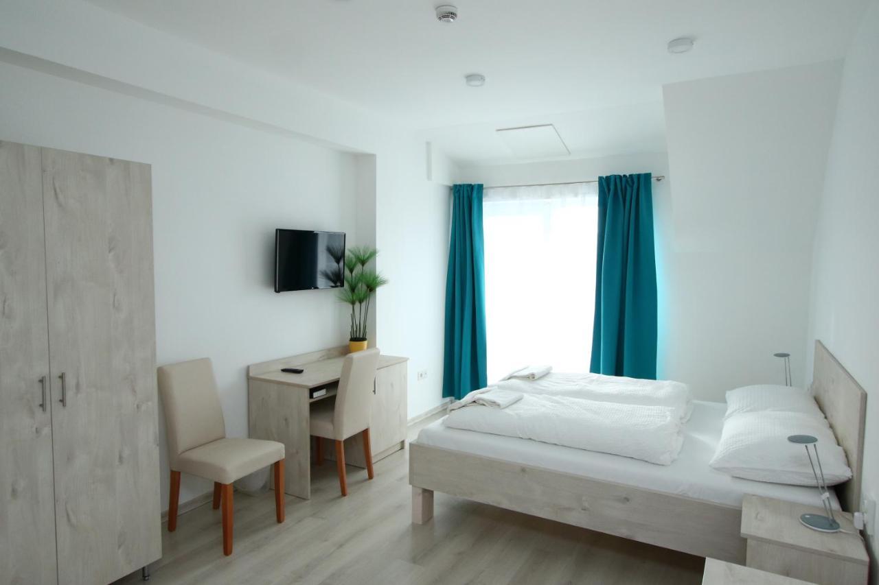Hotel Aqua 코마롬 외부 사진