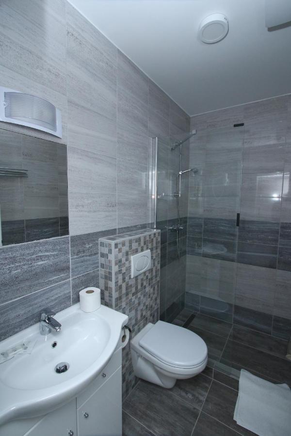 Hotel Aqua 코마롬 외부 사진