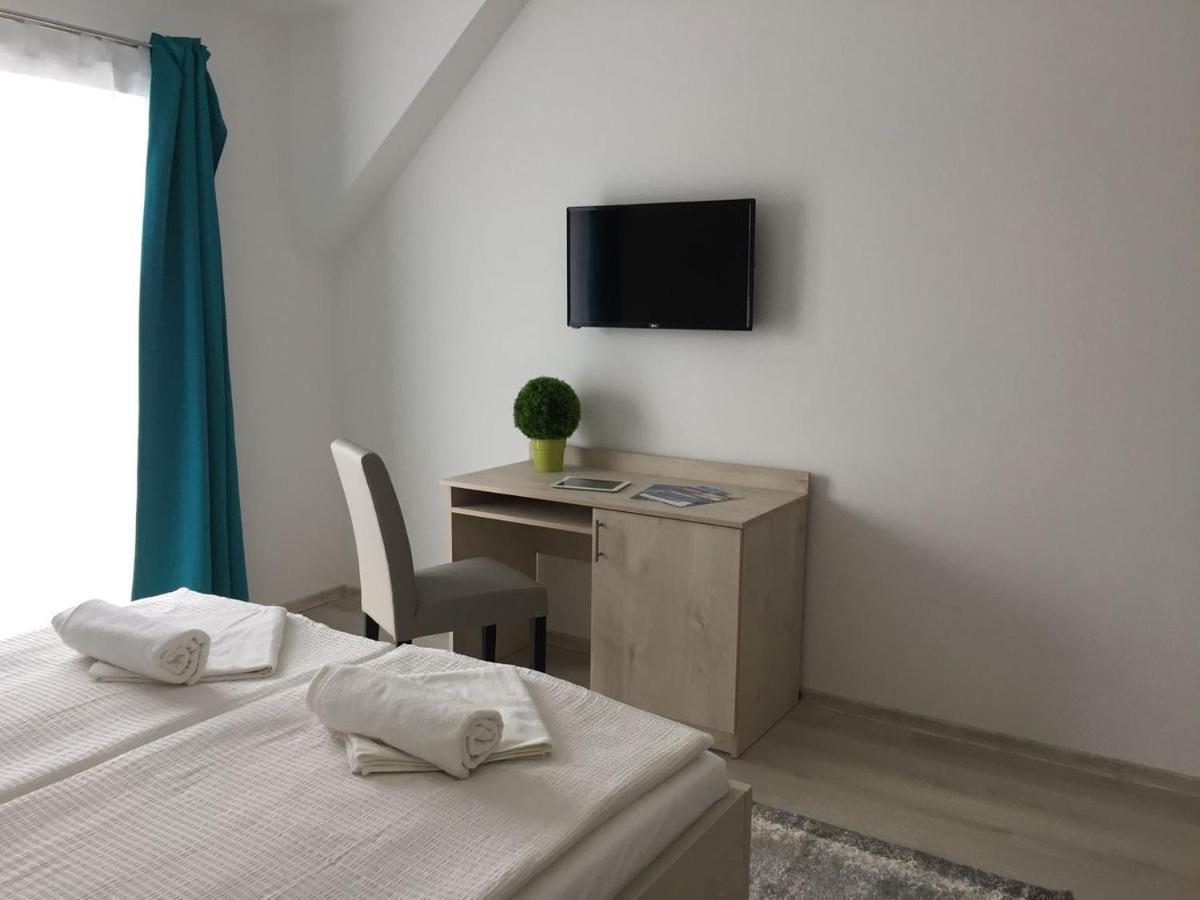 Hotel Aqua 코마롬 외부 사진